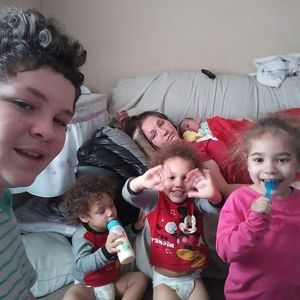 Meet your Posher, Lora